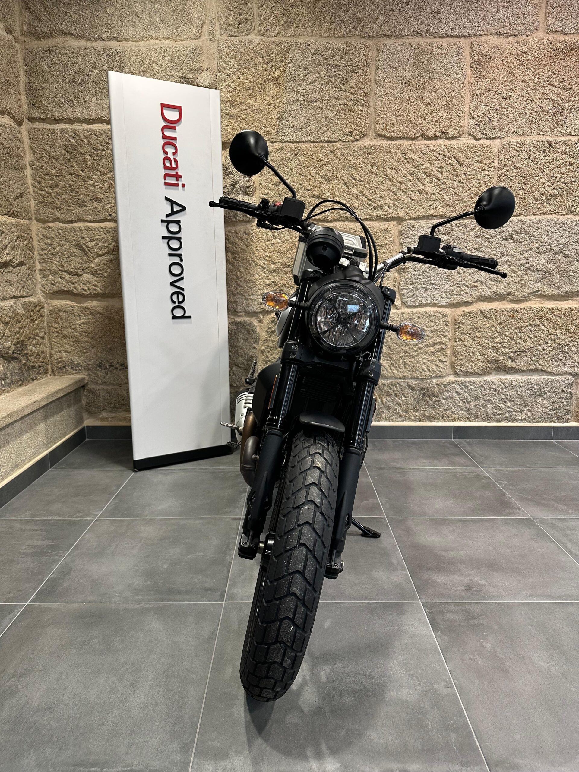 DUCATI SCRAMBLER 800 ICON DARK A2 - Imagen 4