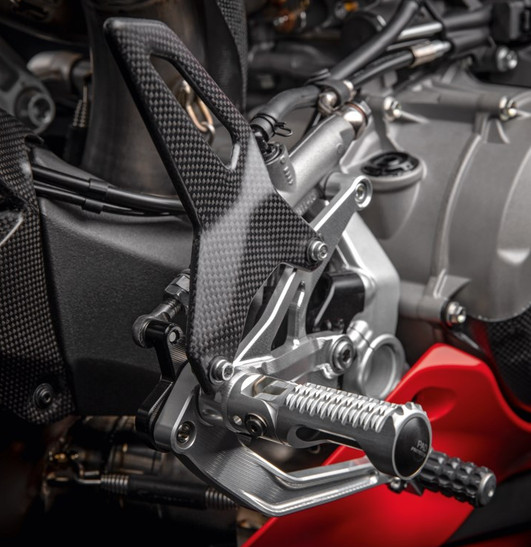 ESTRIBERAS DE PILOTO REGULABLES ALUMINIO DUCATI PANIGALE V2 - Imagen 2
