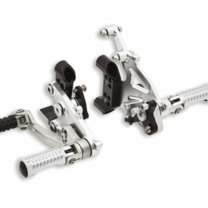 ESTRIBERAS DE PILOTO REGULABLES ALUMINIO DUCATI PANIGALE V2