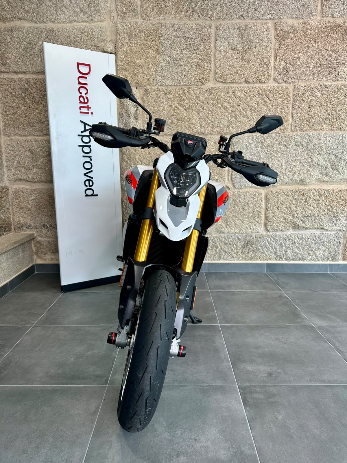 DUCATI HYPERMOTARD V2 SP 2026 - Imagen 4