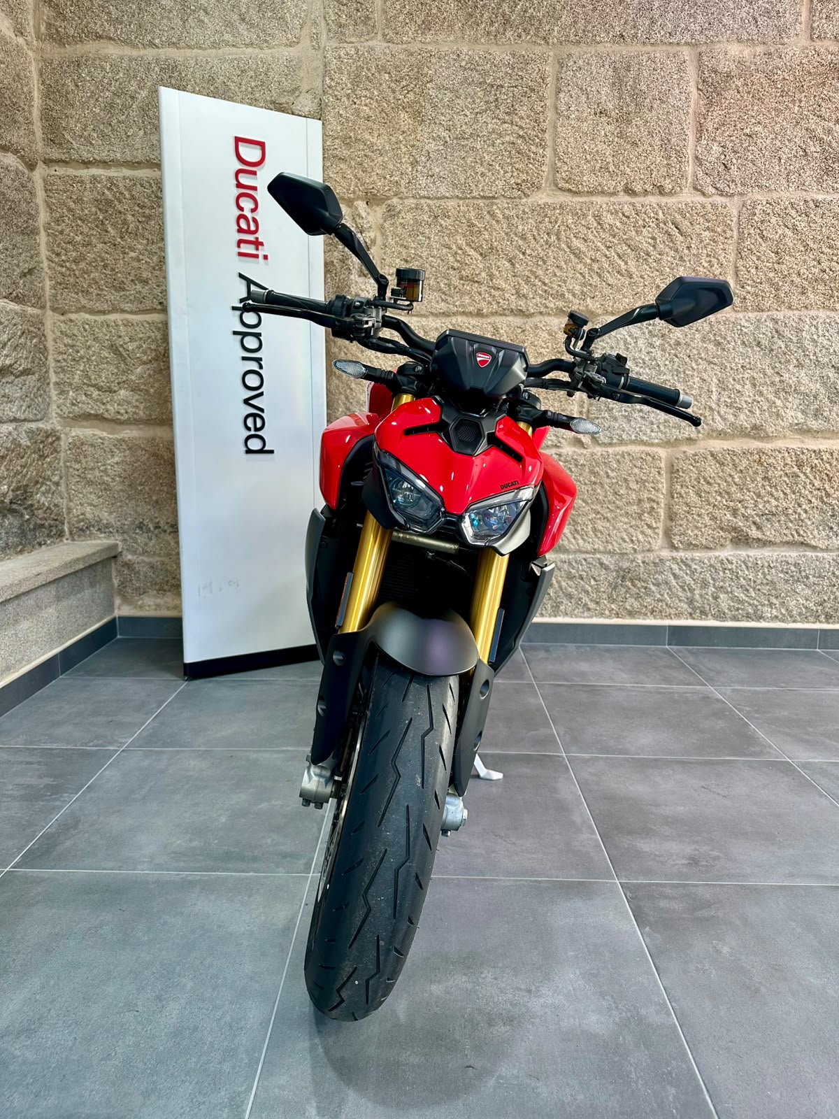 DUCATI STREETFIGHTER V2S 2025 - Imagen 4