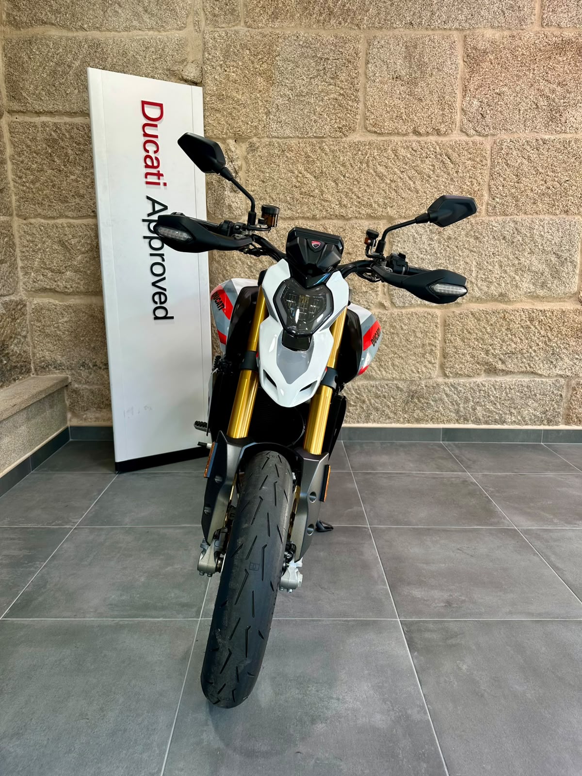 DUCATI HYPERMOTARD V2 SP 2026 - Imagen 4